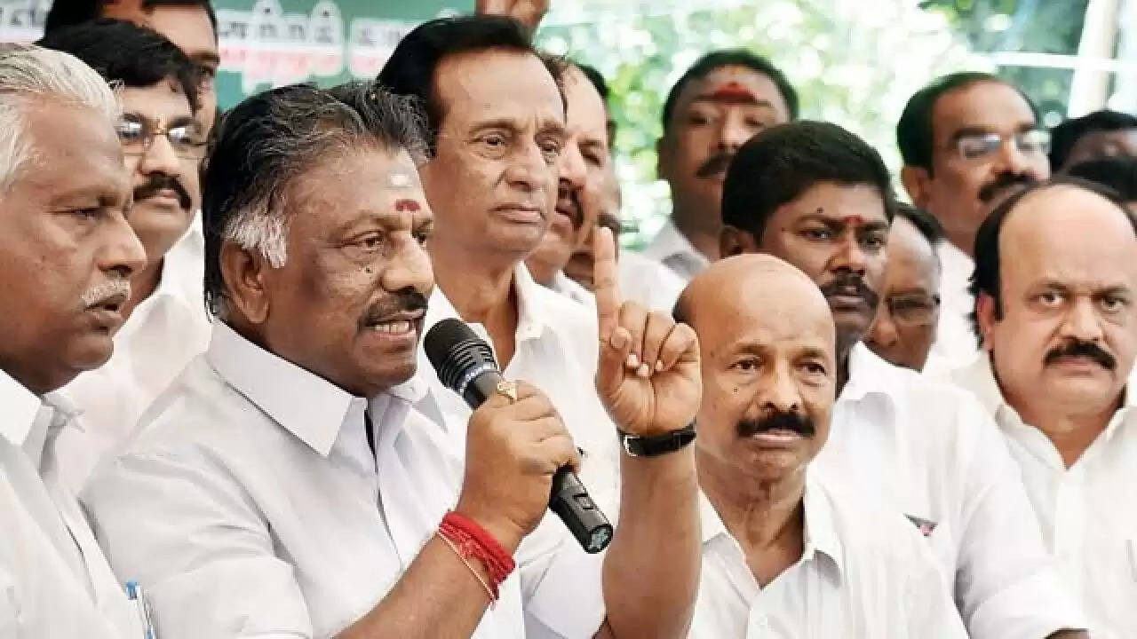 O. Panneerselvam condemns the government