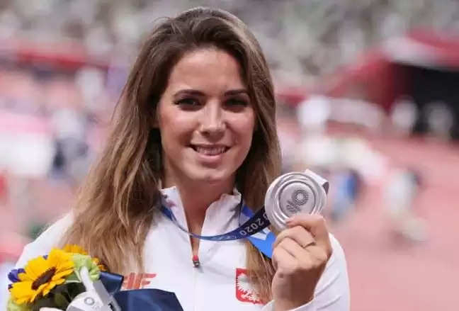 Mother bids Olympic medal for baby treatment