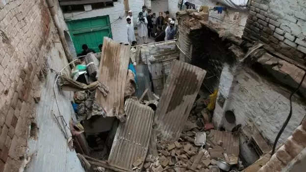 At least 20 dead in Pakistan earthquake
