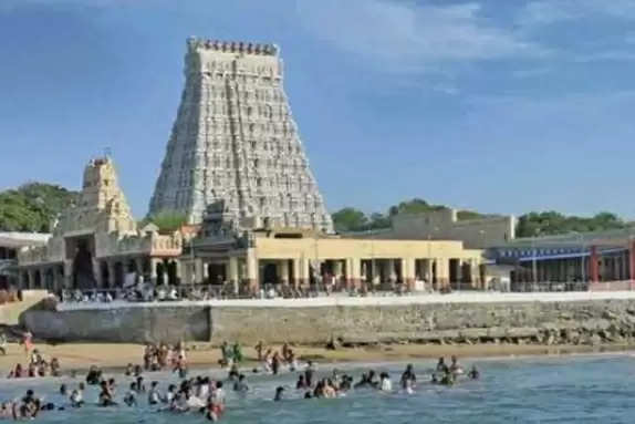 Thiruchendur Devotees are allowed to see the holy bath, Swami