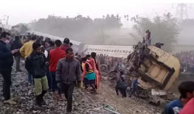 9 killed in train accident PM Modi mourns
