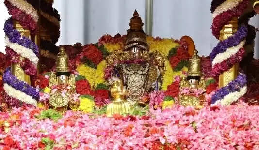  Flower offering today for Tirupati Ezhumalayan with 9 tons of flowers